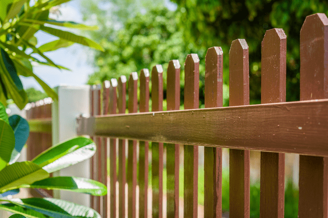 木製のフェンス